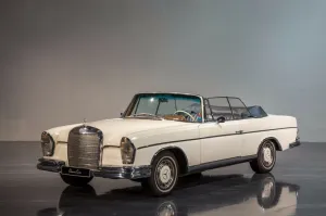 Mercedes-Benz W111 / 300 SE - 