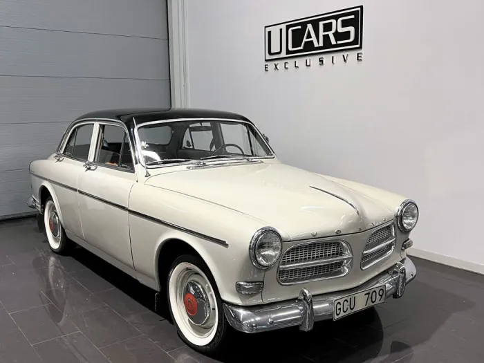 Volvo 121 4-Door - Two-Tone - Driver Condition