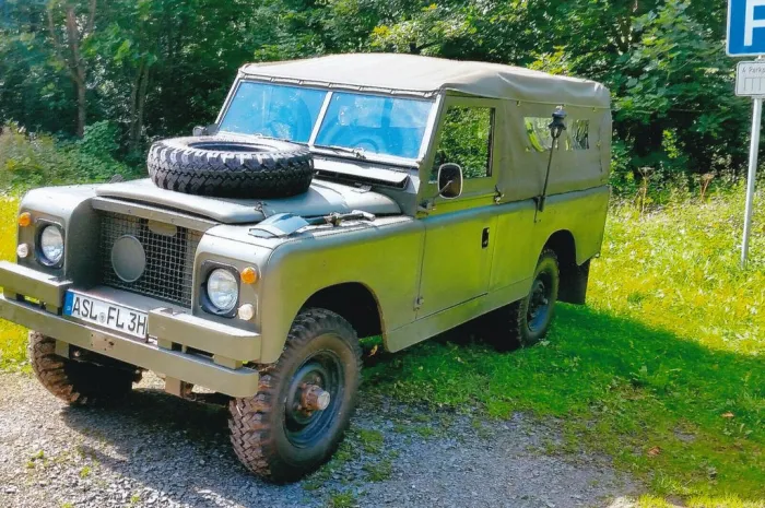 Land Rover Serie II 109 Geländewagen Oldtimer