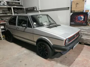 Volkswagen Golf  GTI  Pirelli