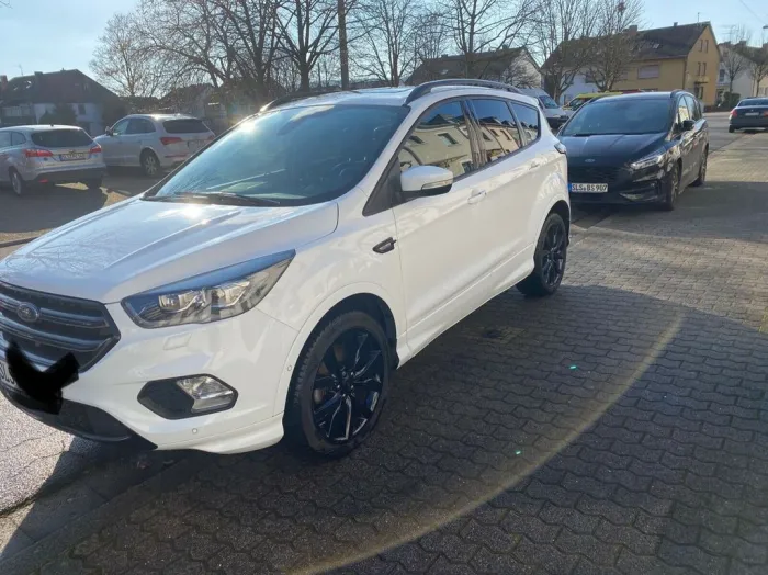 Ford Kuga 1.5 EcoBoost 2x4 ST-Line