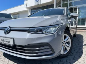 Volkswagen Golf VIII Life 1.0 TSI+LED+ACC+RFK+PDC+CLIMA+SHZ