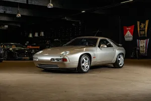Porsche 928 GTS Auto