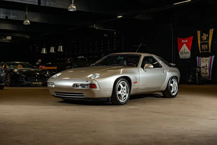 Porsche 928 GTS Auto