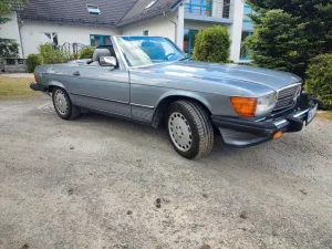 Mercedes-Benz SL 560