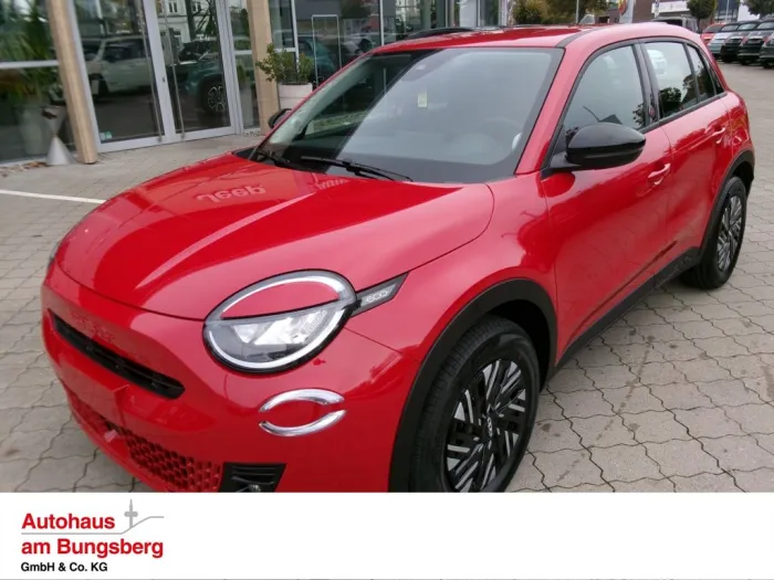 Fiat 600e RED  LED Apple CarPlay Android Auto Klimaau