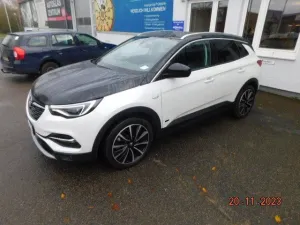 Opel Grandland X  1.6 Turbo Hybrid4  Ultimate