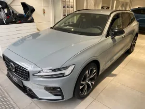 Volvo V60 B4 Plus Dark -Assist.-Paket-