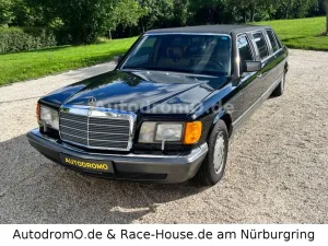Mercedes-Benz 560 Stretch Limousine
