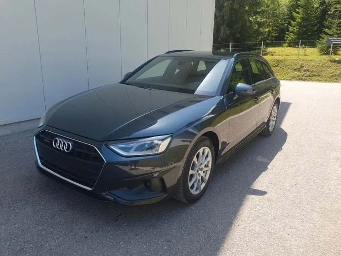 Audi A4 Avant 40 TFSI quattro SHZ,5J Garantie, PDC...