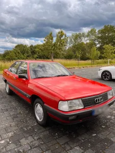 Audi 100 Typ 44 2.2 5-Zylinder - H-Kennzei...