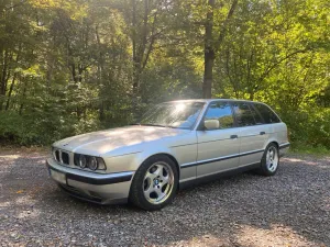 BMW E34 530i Touring.