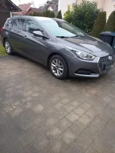 Hyundai i40 blue 1.6 GDI Space TÜV neu bis August 2028
