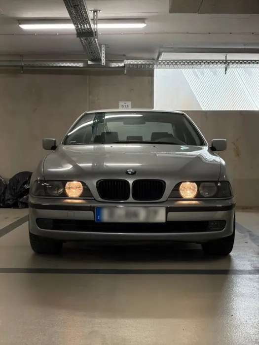 BMW e39 528i