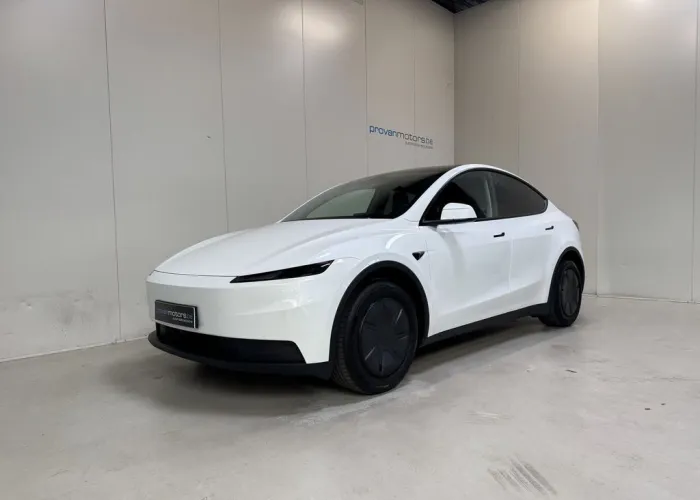 Tesla Model Y  Standard Range - FSD - 450 Km Range! To