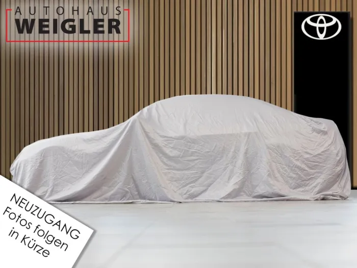 Toyota Hilux Double Cab 2.8 Aut. Invincible Kein-EU-Fzg