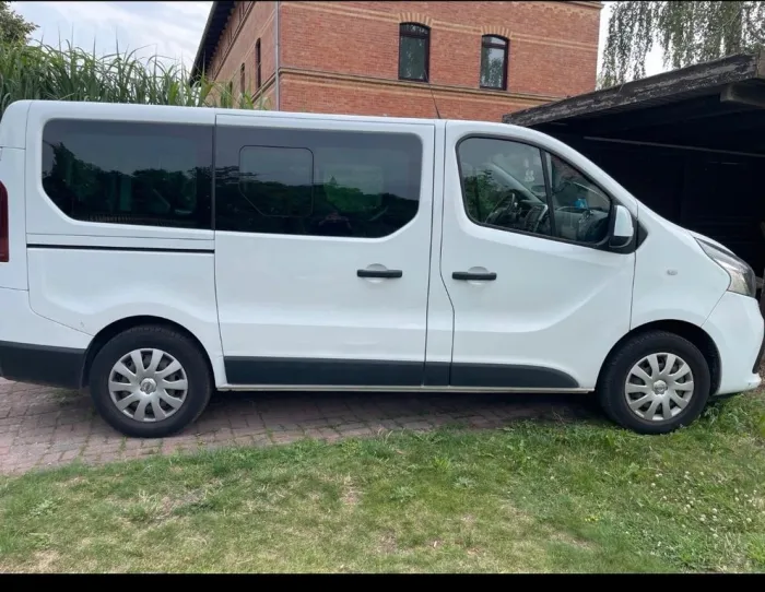 Nissan NV300