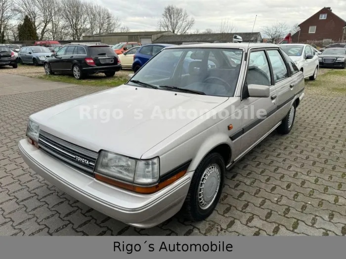 Toyota Carina 2