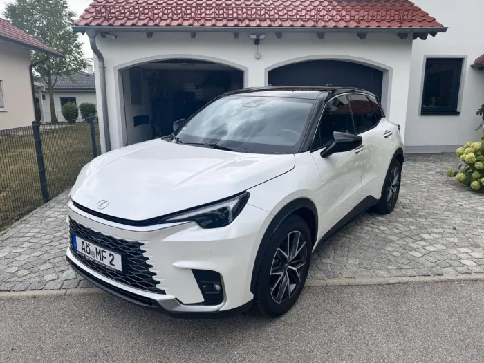 Lexus LBX 1.5 E-FOUR Emotion Emotion