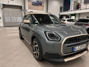 MINI Countryman E Favoured Trim  XL  AHK HK PROF