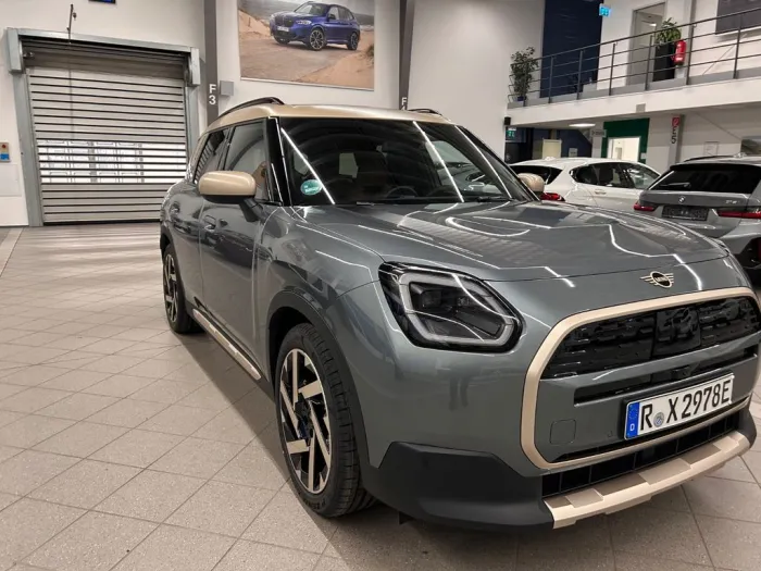 MINI Countryman E Favoured Trim  XL  AHK HK PROF
