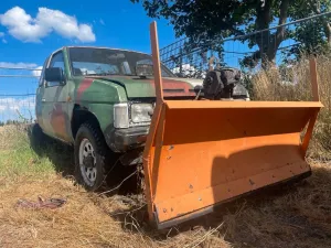 Nissan Schneepflug , Nissan 2.4 Benzin 4x4
