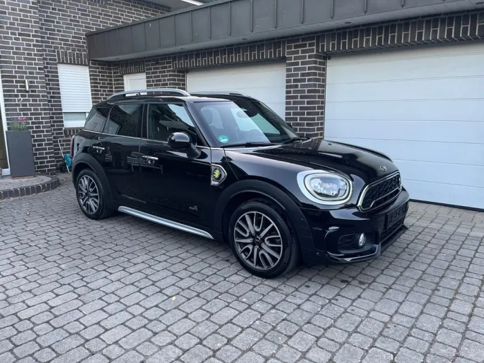 MINI Countryman SE, Tüv neu, 8 fach, Leder, Pano