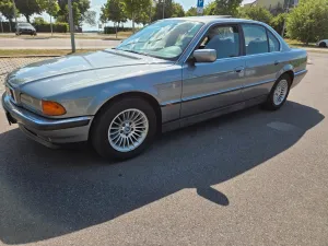 BMW 730i V8 e38