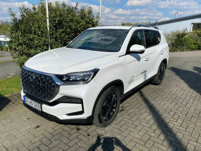 Ssangyong REXTON Sapphire 4x4*RFK*AT*SD*NAVI