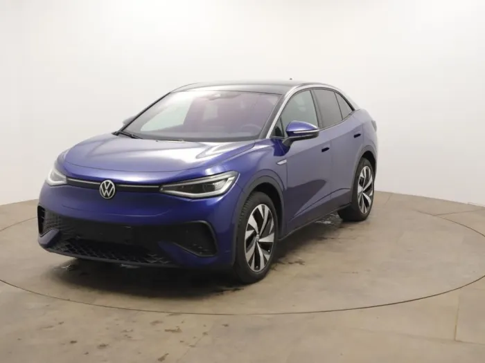 Volkswagen ID.5 Pro AHZV KAMRA ACC MATRIX CARPLAY SHZ LENKR