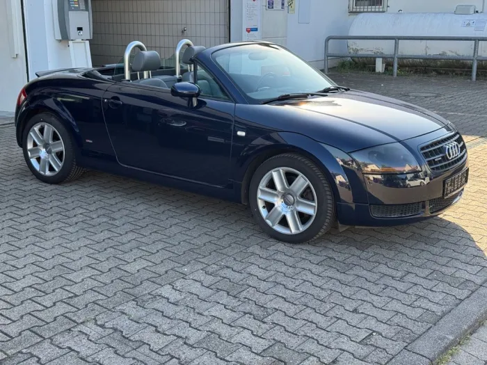 Audi TT Roadster 1.8T quattro 132 kW - S-line
