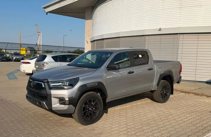 Toyota Hilux INVINCIBLE 2.8 D-4D 4×4 JBL,360Kam,Leder