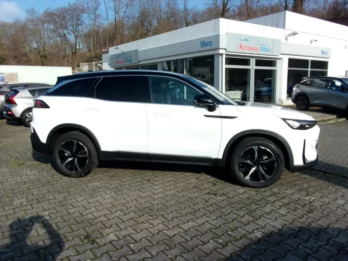 BAIC Beijing X75