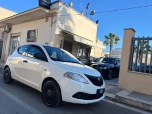 Lancia LANCIA Ypsilon 1.0 Hybrid *Black Edition*