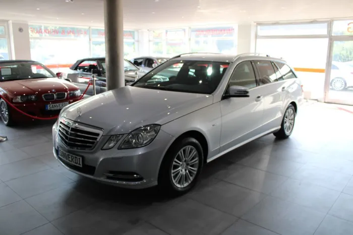 Mercedes-Benz E 250 CGI T BlueEFFICIENCY ELEGANCE DISTRONIC