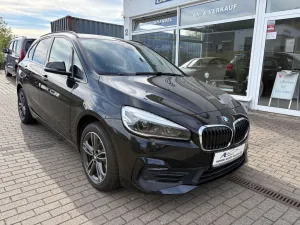 BMW 218 i  Active Tourer  Sport Line Navi LED Kamera