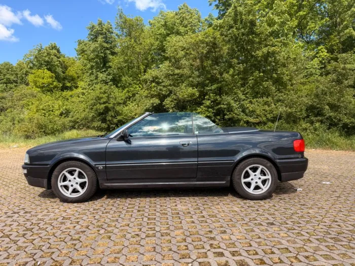Audi Cabriolet 2.0 -
