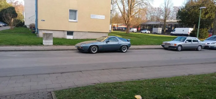 Porsche 928s
