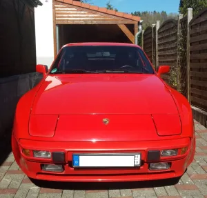 Porsche 944
