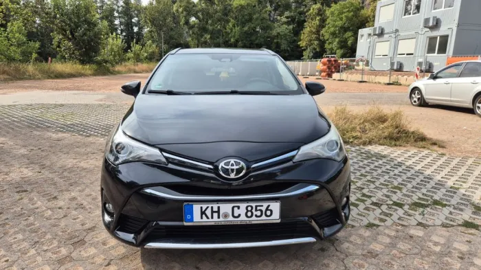 Toyota Avensis 1,8-l-Valvem. Edition S+ T. Sports E...