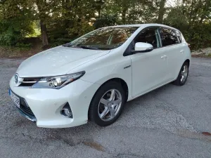 Toyota Auris Hybrid START Edition 1,8-l-VVT-i START...