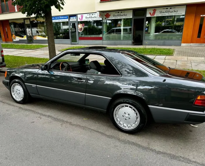 Mercedes-Benz CE 300