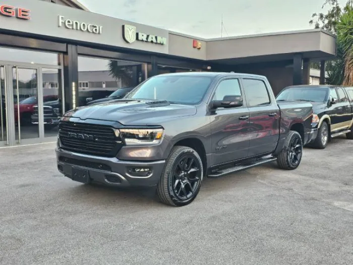 Dodge DODGE RAM 1500 5.7 V8 Crew Cab LARAMIE Black Nig