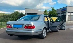 Mercedes-Benz W210 E320 top Zustand Tüv neu