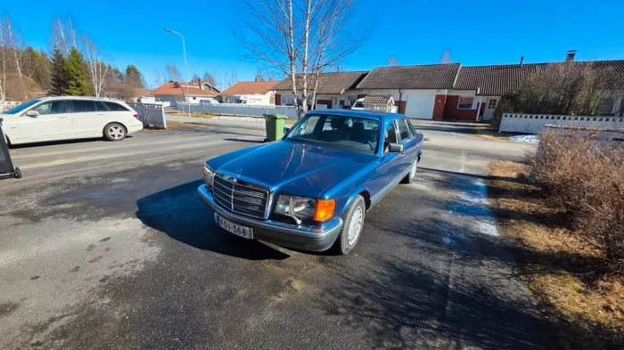 Mercedes-Benz SEL560