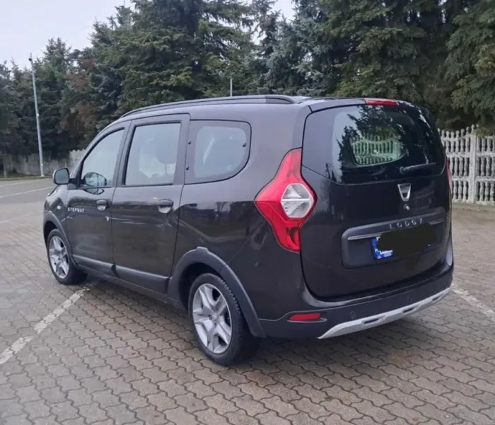 Dacia Lodgy SCe 100 Stepway Stepway