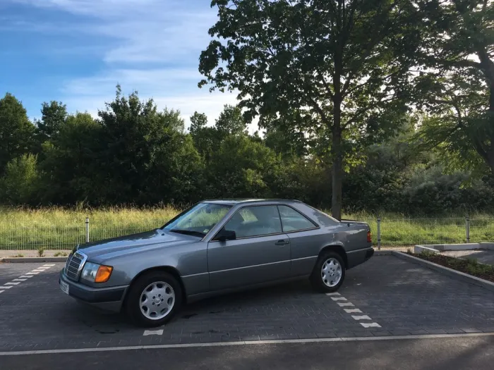 Mercedes-Benz Ikone: Mercedes CE 300 Coupé H-Kennzeichen