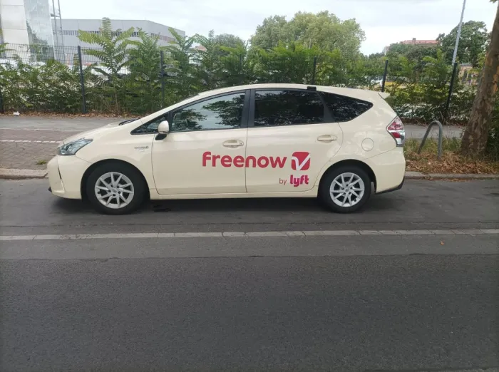 Toyota Prius+ 1.8-l-VVT-i -