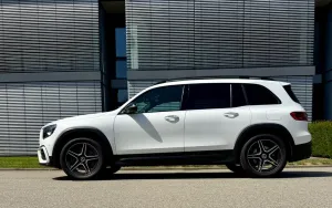 Mercedes-Benz GLB 220 4M AMG LINE - AHK - 360°  - JUNGE STERNE