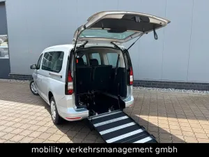 Volkswagen Caddy Maxi Rollstuhlumbau TAXI/Mietwagen